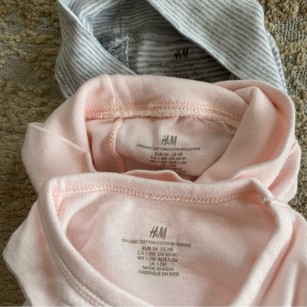 H&M/Disney/Carter’s Newborn Baby Girl Bundle of Onesies Footsie Bodysuits Pants - Picture 7 of 8